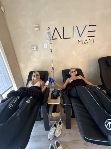 iv patient cheers water 2-2